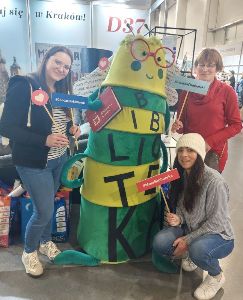 W świecie książek i inspiracji –  nasze bibliotekarki na Targach Książki