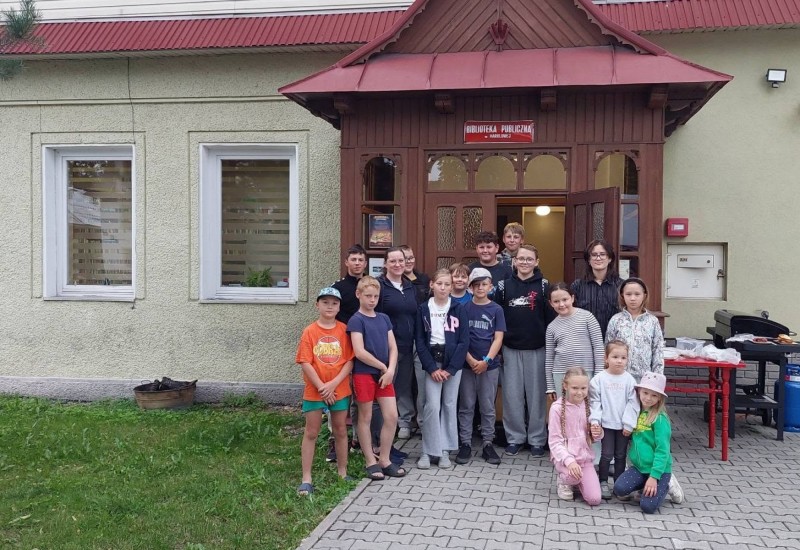 Wakacje z książką i nie tylko... Filia w Harklowej
